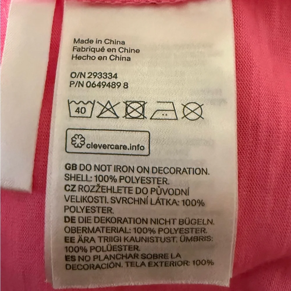 🐠 H&M Vibrant Pink Garment
